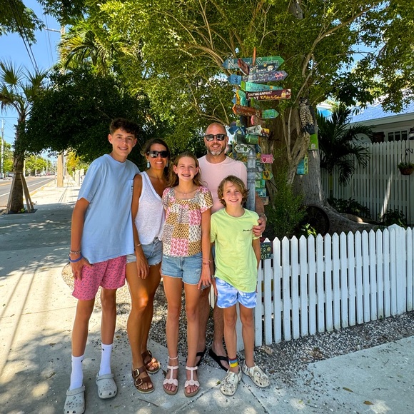 Meet your Posher, Jennifer - Picture 1 of 1